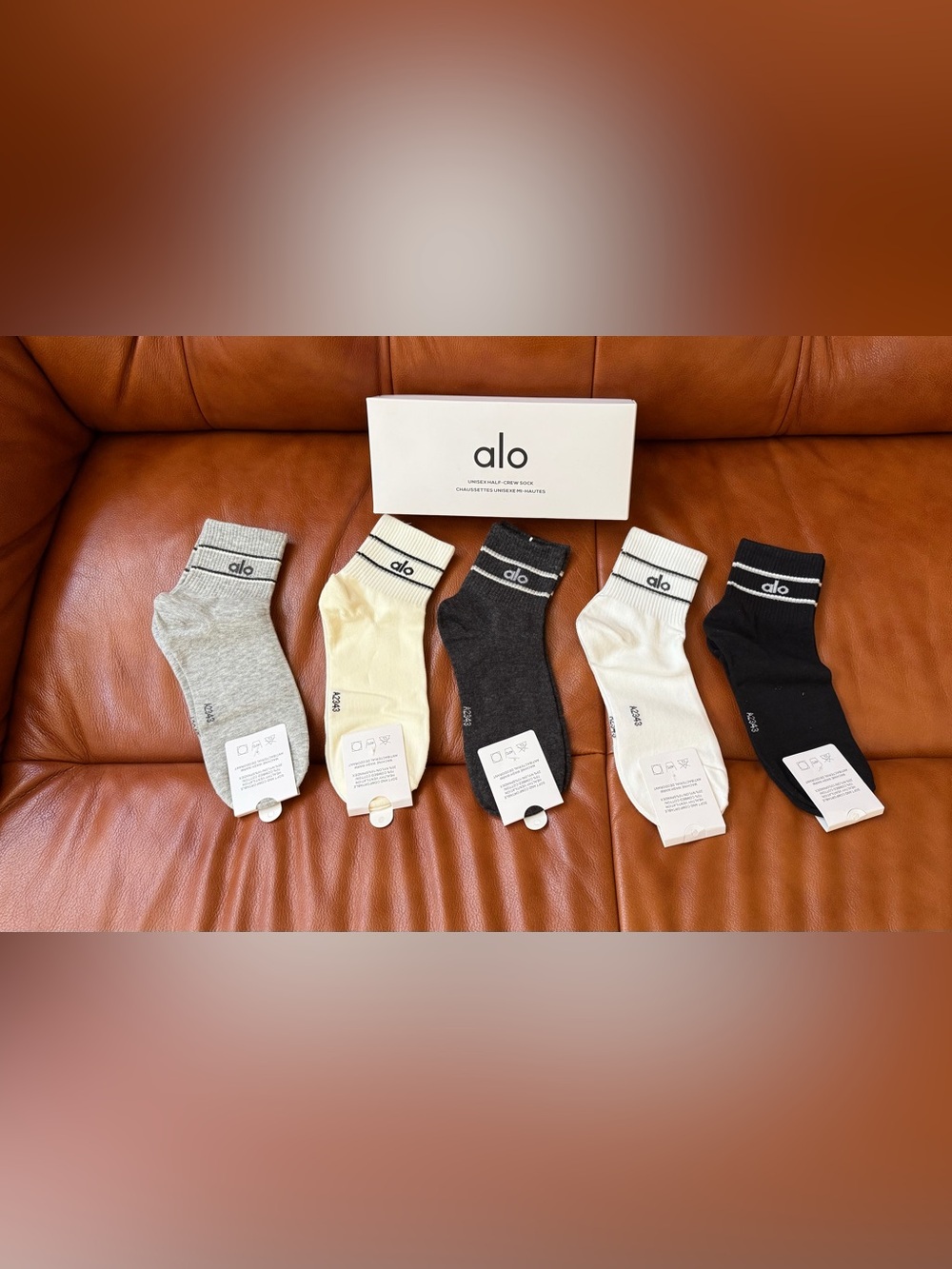 NWB Alo Yoga Unisex Half-Crew Socks – 5 Pairs - Picture 8 of 10